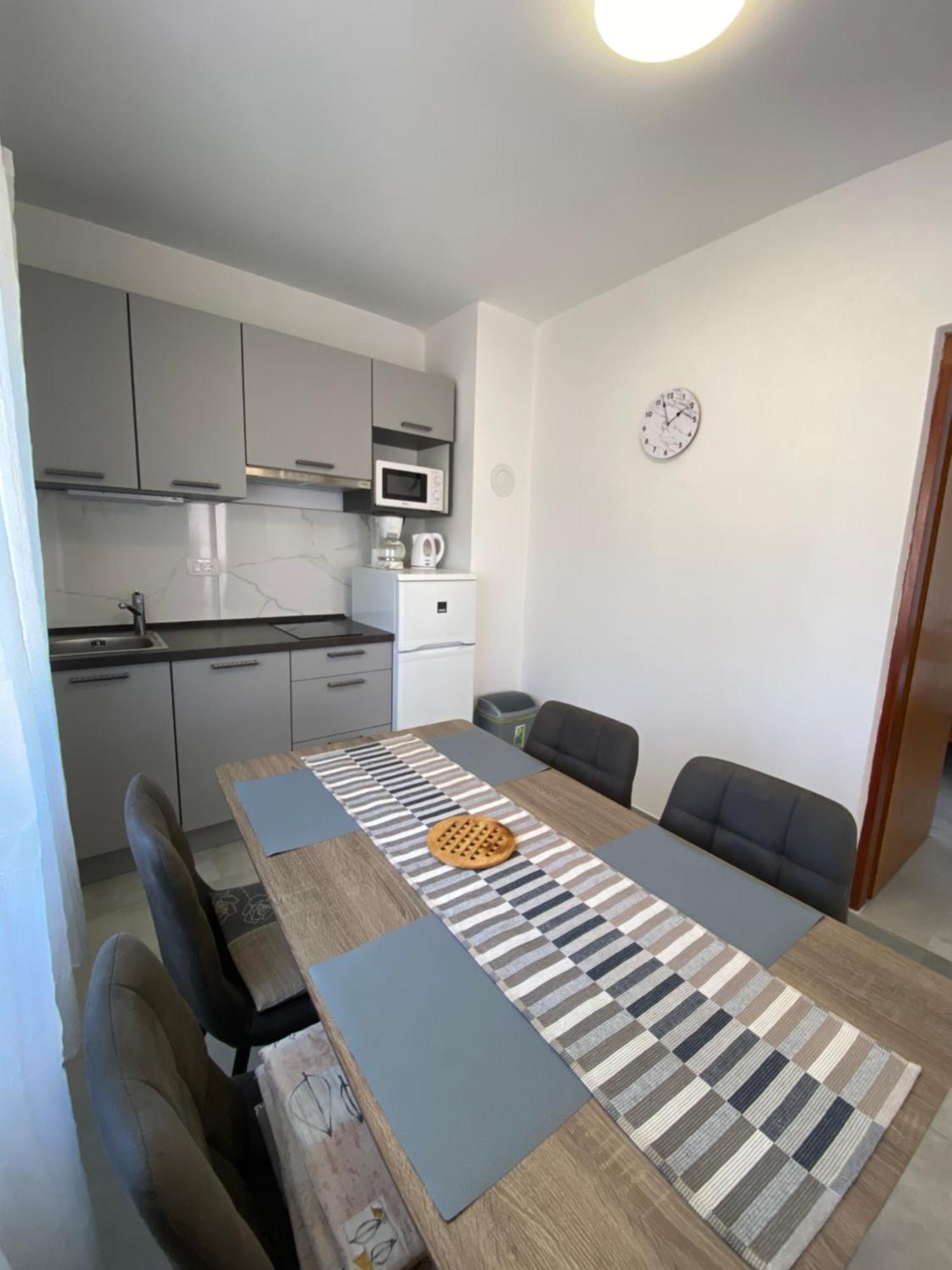 Apartmani Radosav シロ エクステリア 写真